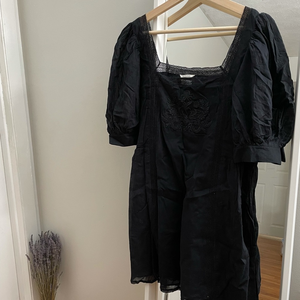Mini square neck black dress